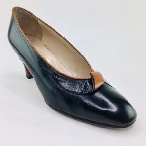 Roger Vivier Paris Black / Tan Leather Heels Pumps